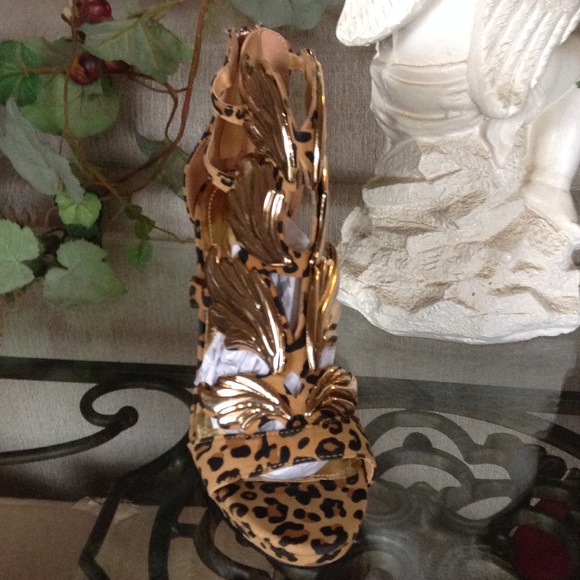 RUN SMALL-LEOPARD HEELS - Picture 2 of 4