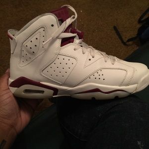 Jordan 6 maroons