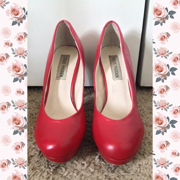 🍒 Steve Madden Red High Heels