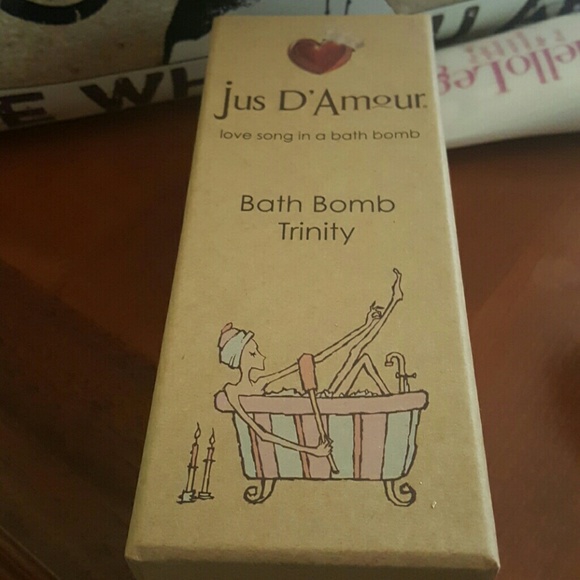 Jus D'Amour bath bomb set