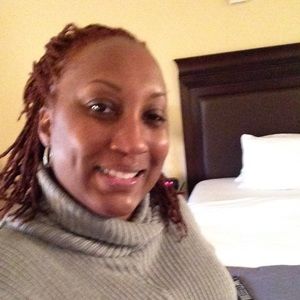 Meet your Posher, Danielle