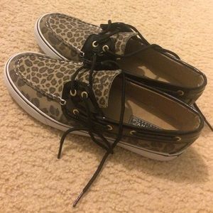 Leopard sperrys