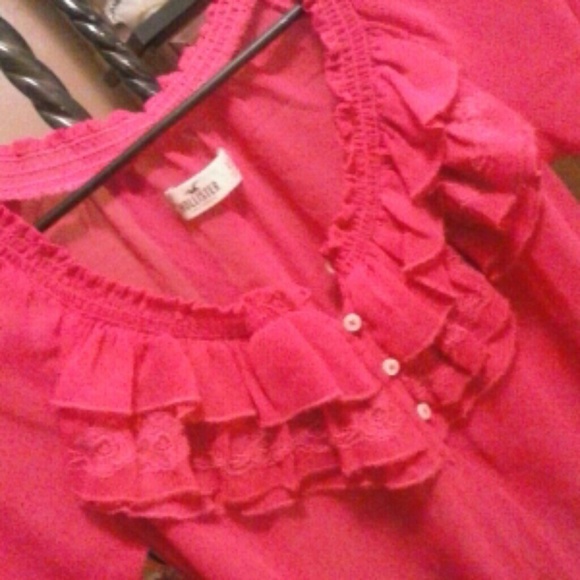 HOLLISTER SHRIT - Picture 2 of 4