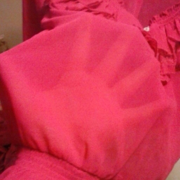 HOLLISTER SHRIT - Picture 4 of 4