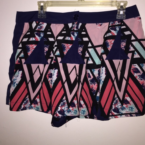 Colored loose shorts - Picture 1 of 1