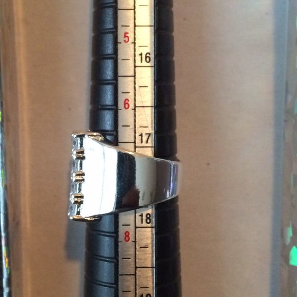 Multi Stone CZ Crystal Cocktail Ring💎 - Picture 3 of 3