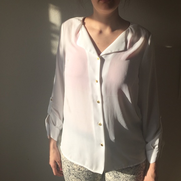 Sheer white blouse with midlength sleeves - Picture 1 of 4