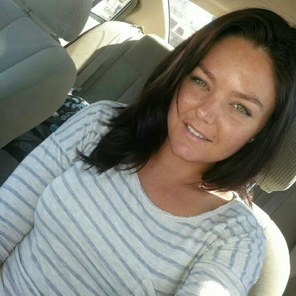 Meet your Posher, Stephanie - Picture 1 of 1