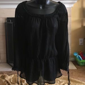 ❤️SOLD ON MERC❤️Pretty black sheer tunic top