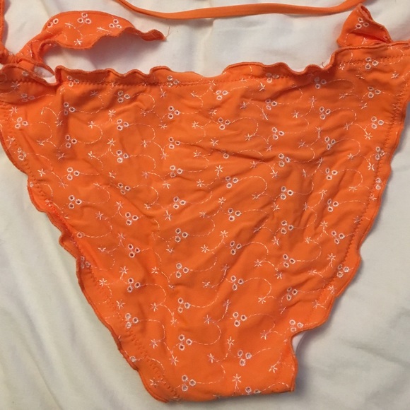 Orange bikini - Picture 4 of 4