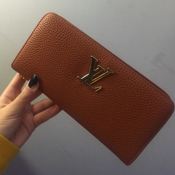 NWT LV wallet