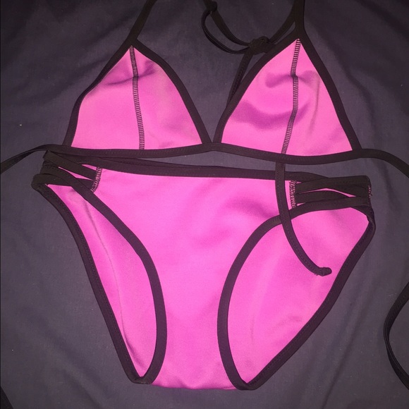 Triangl style bikini set