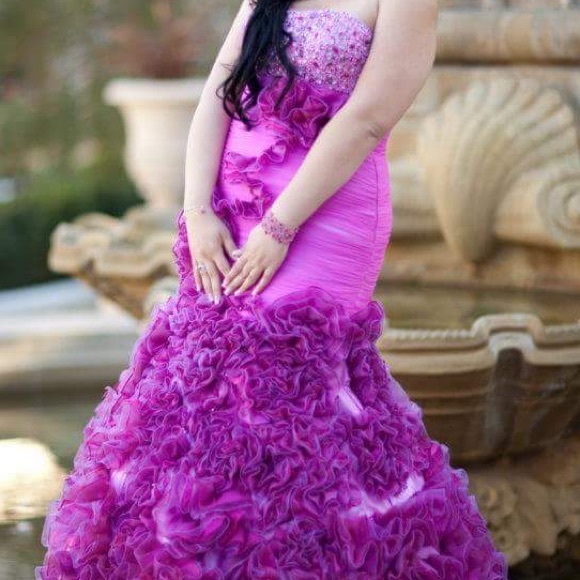 Host Pick🌟💜💕Jovani Fushia Prom gown💕💜