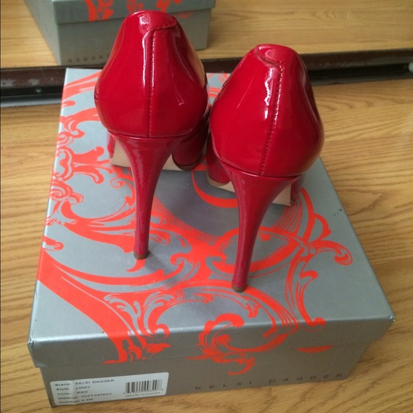 Kelsi Dagger heels 6.5 - Picture 3 of 3