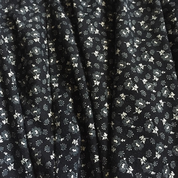 Floral skirt - Picture 2 of 3