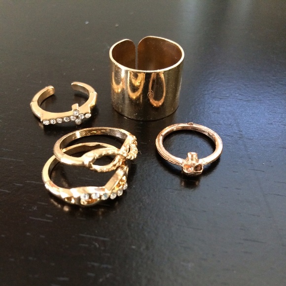 Brand new gold mid finger rings!