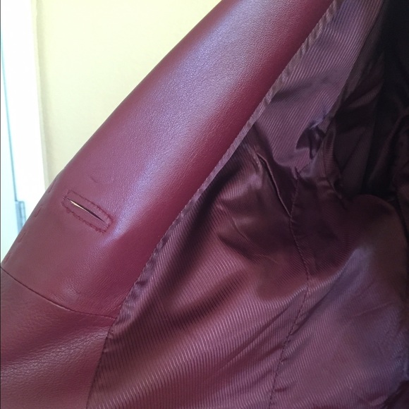 Leather jacket - Picture 3 of 4