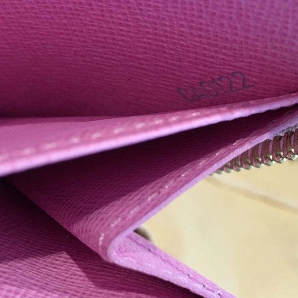 ❌SOLD❌ Louis Vuitton Multicolor Zippy Wallet - Picture 4 of 4