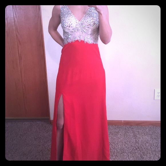 Red Dress - Picture 1 of 6