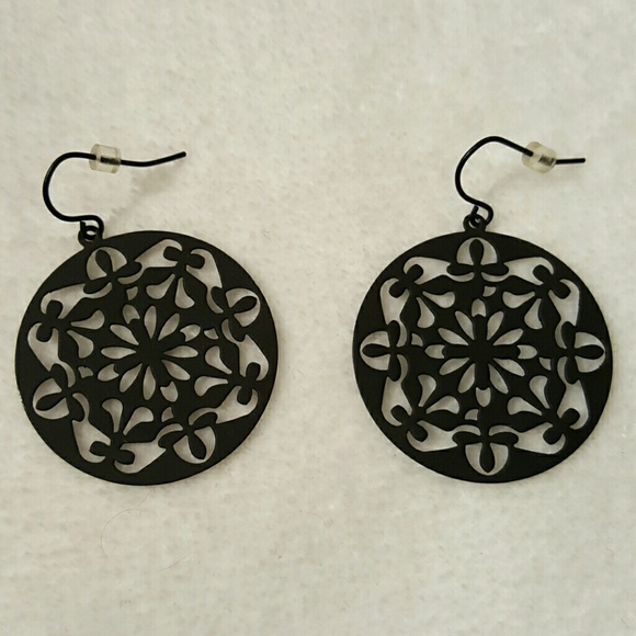 Black Cutout Circle Earrings