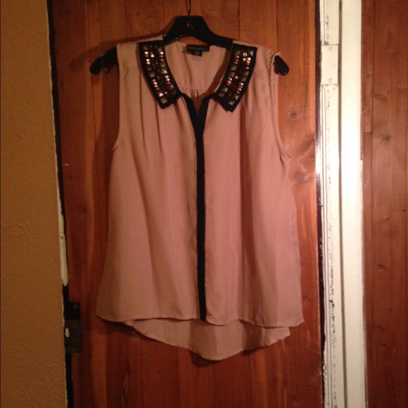 Sleeveless Top with Embellished Collar