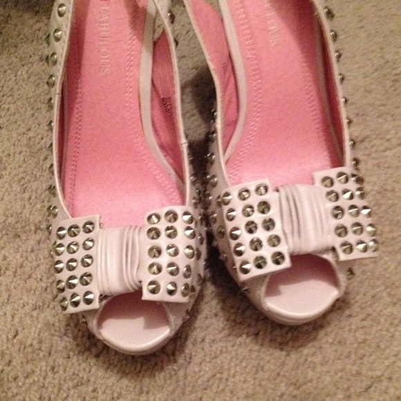 Heels - Picture 2 of 4