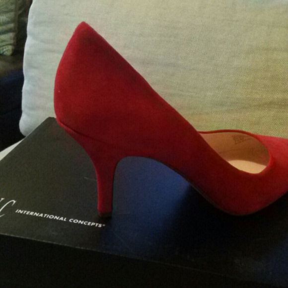 Pumps - Picture 3 of 4