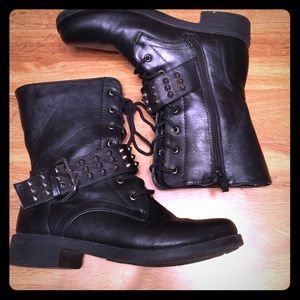Black combat boots!!