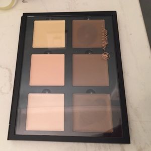 Anastasia Beverly Hills Light Contour Kit