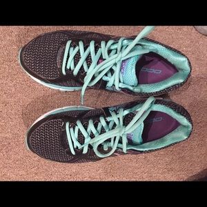 Asics GT-2000 3 running shoes