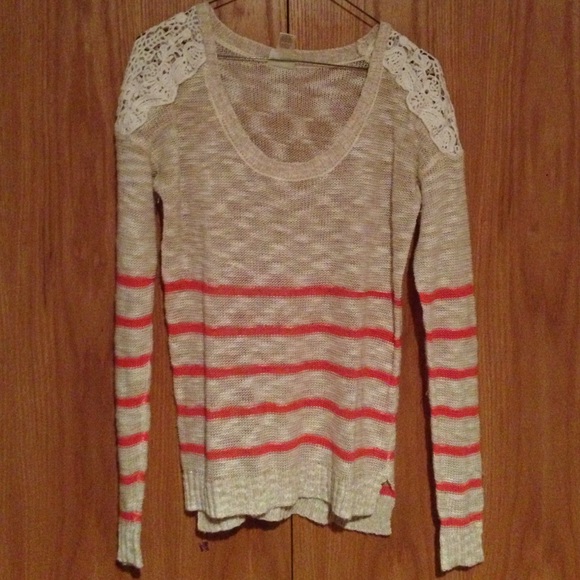 Buckle Daytrip Sweater