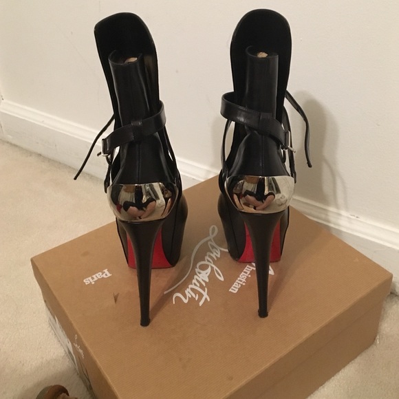 💯% Authentic Christian Louboutin boots - Picture 2 of 4