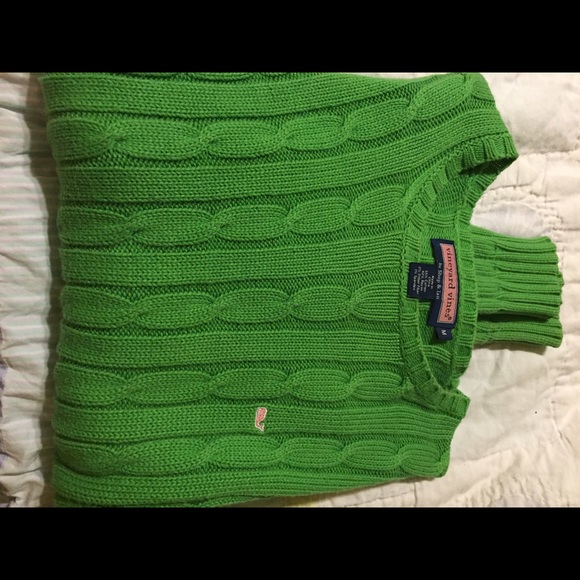 Vineyard Vines cable knit sweater
