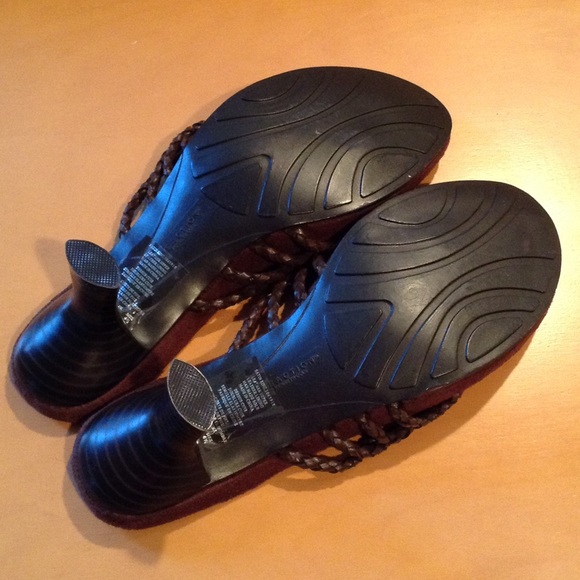 Shoes - Picture 3 of 4