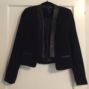 Black swan chic business casual fitted blazer