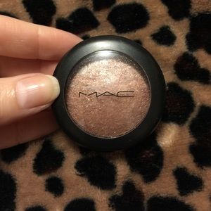 MAC love connection eyeshadow