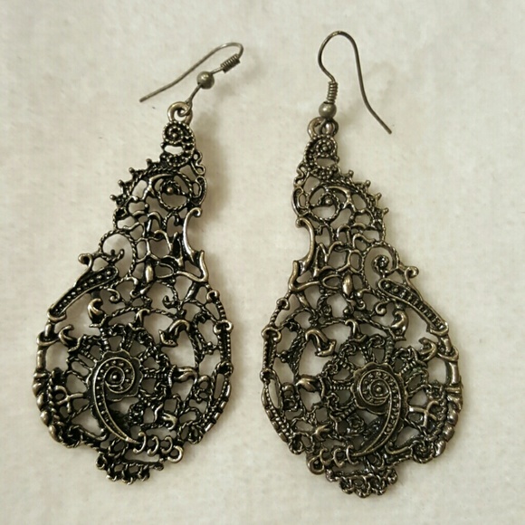 Pewter Web Style Drop Earings