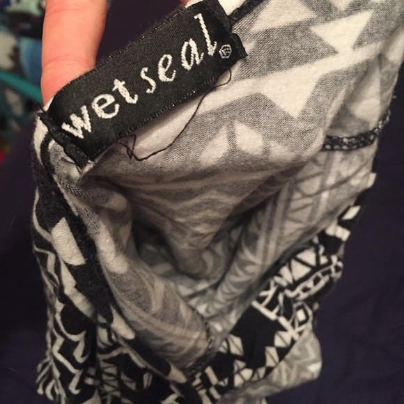 Aztec tee - Picture 3 of 3