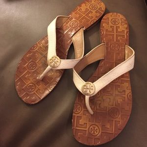 TORY BURCH White Thora Flip Flops Size 9!