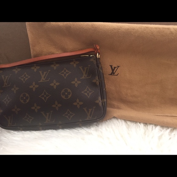 Louis Vuitton Handbags - 🚫SOLD🚫Louis Vuitton Pochette
