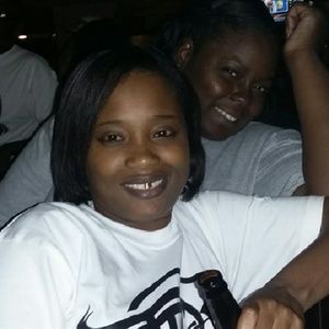 Meet your Posher, Takeia