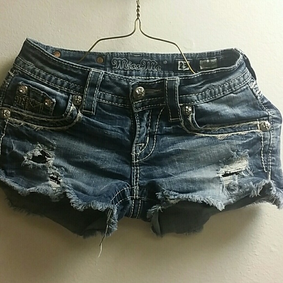 Miss Me destroyed Signature Shorts