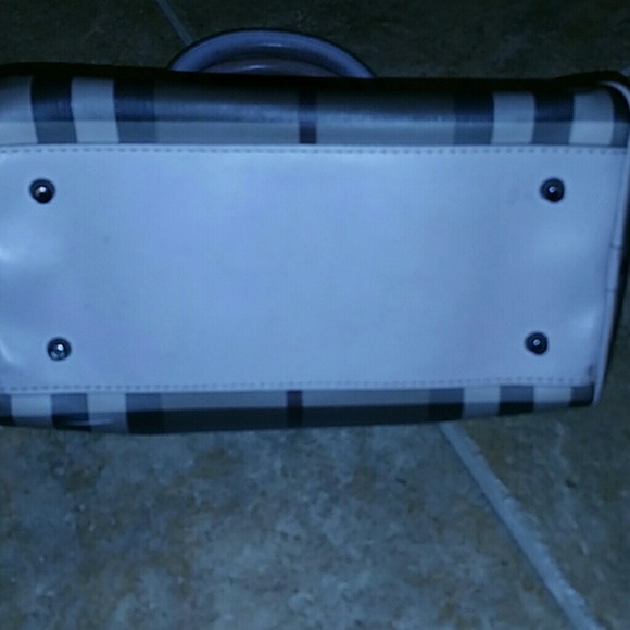Burberry purse - Picture 4 of 4