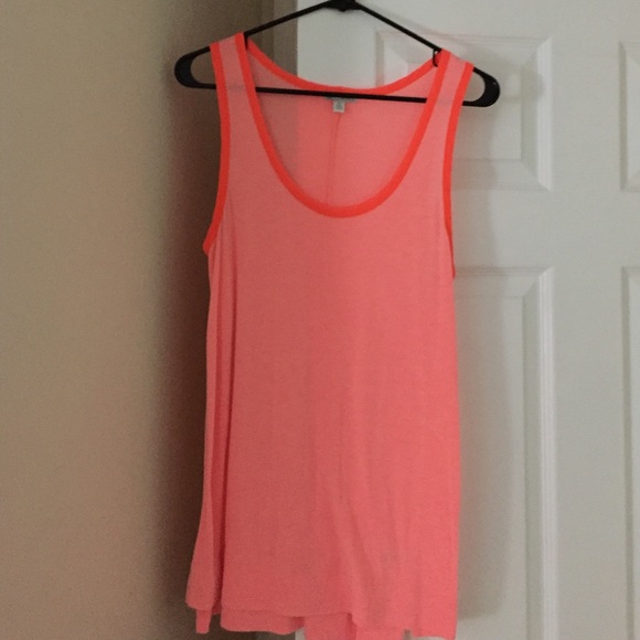 Coral colored sleeveless shirt