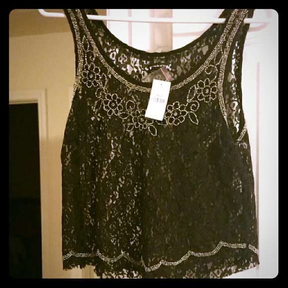 Super cute lacey crop top