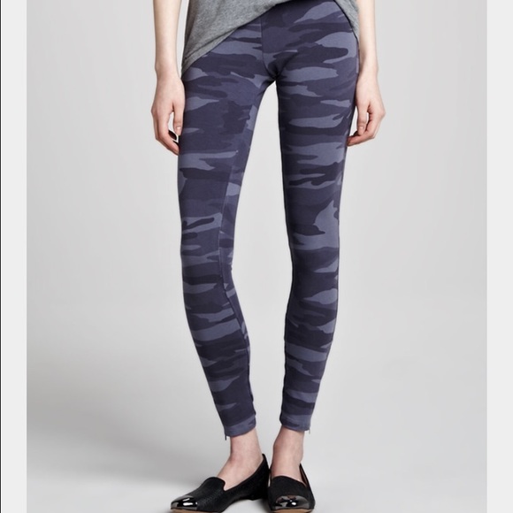 Splendid small camouflage leggings with zip ankles
