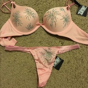 Victoria's Secret Limited Edition bra and thong
