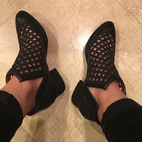 🚫SOLD🚫 Jeffrey Campbell TAGGART booties! - Picture 4 of 4