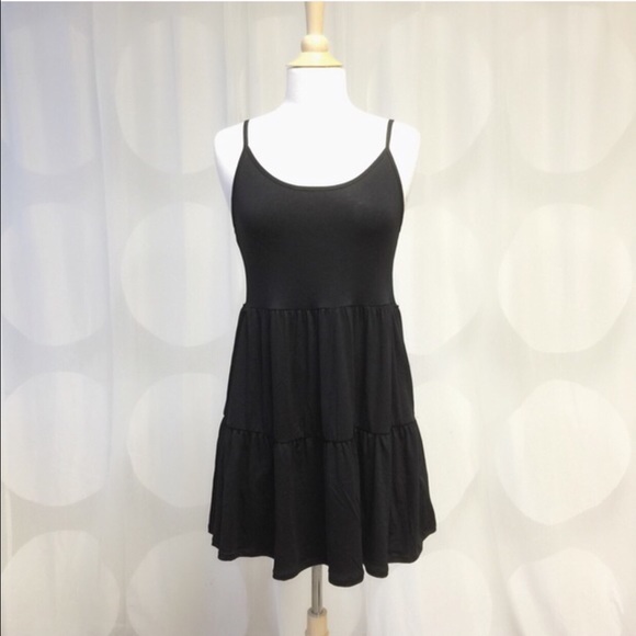 🎉LAST SMALL🎉Deep open back dress - Picture 2 of 4