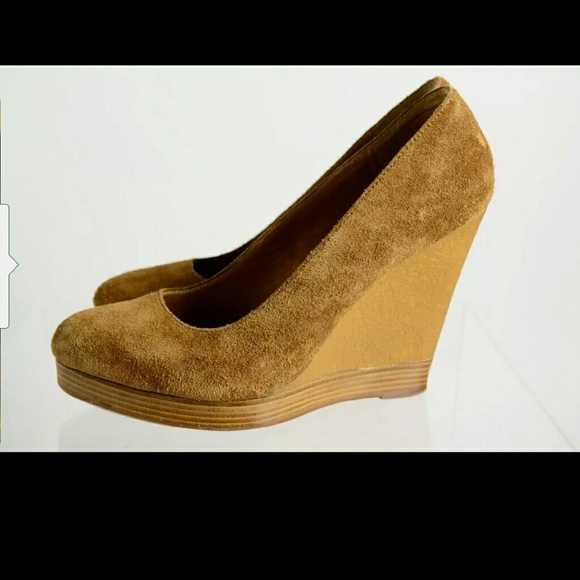 SALE! Michael Kors heels. - Picture 3 of 4